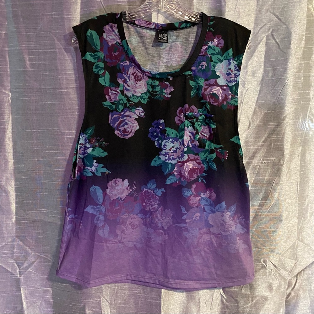 EMPCYRE tank top, deep opening at arm holes, good cover up size XL floral ombré